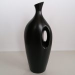 Jarra em Cerâmica Preta